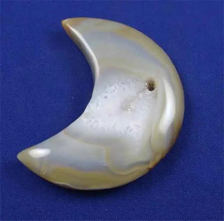 Agate Geode Moon 3 - Crystals By Rob
