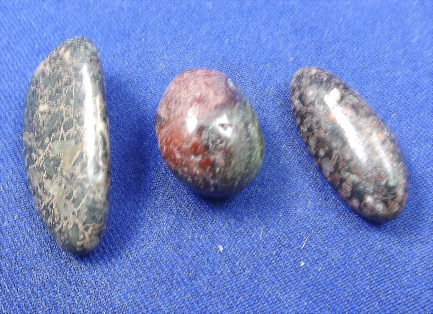 Black Plum Blossom Jade Tumbled Stones